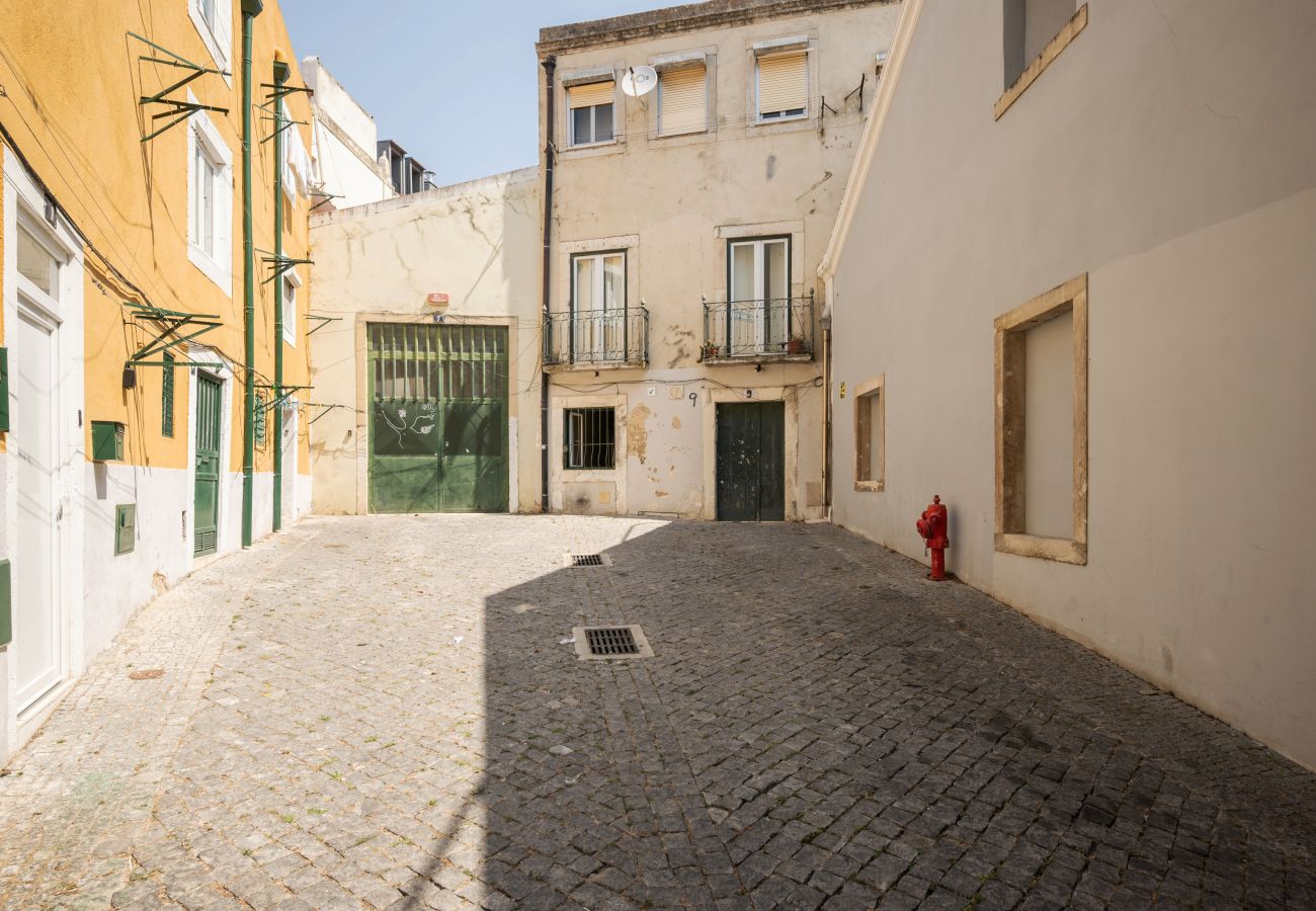 Studio in Lisbon - Cosy Mouraria by Hosty