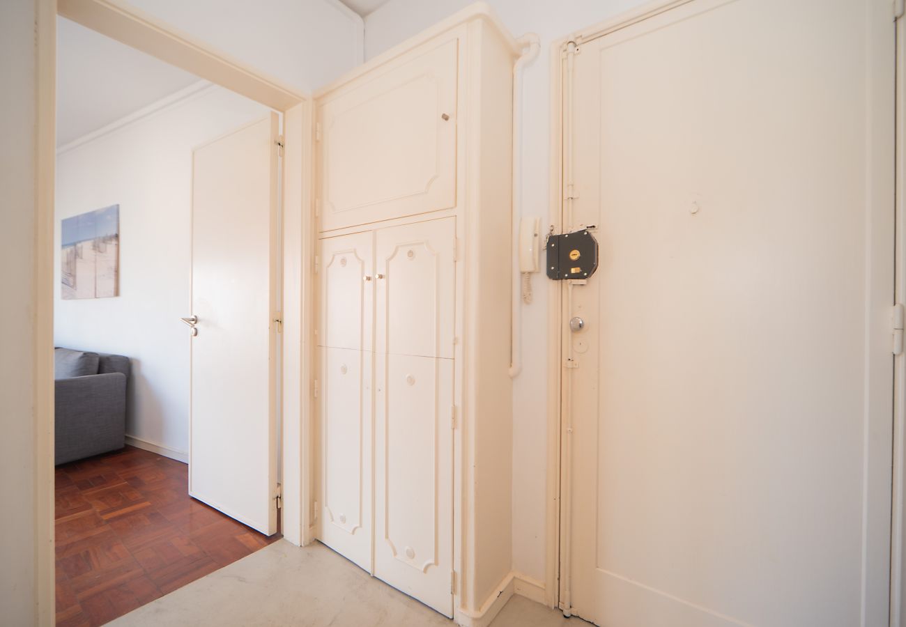 Apartment in Lisbon - Marques Typical by Hosty