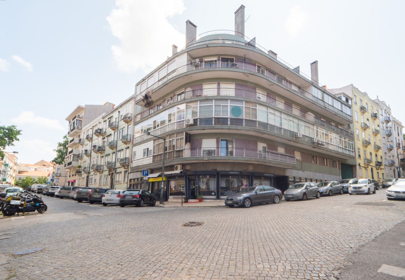 Apartment in Lisbon - Marques Typical by Hosty