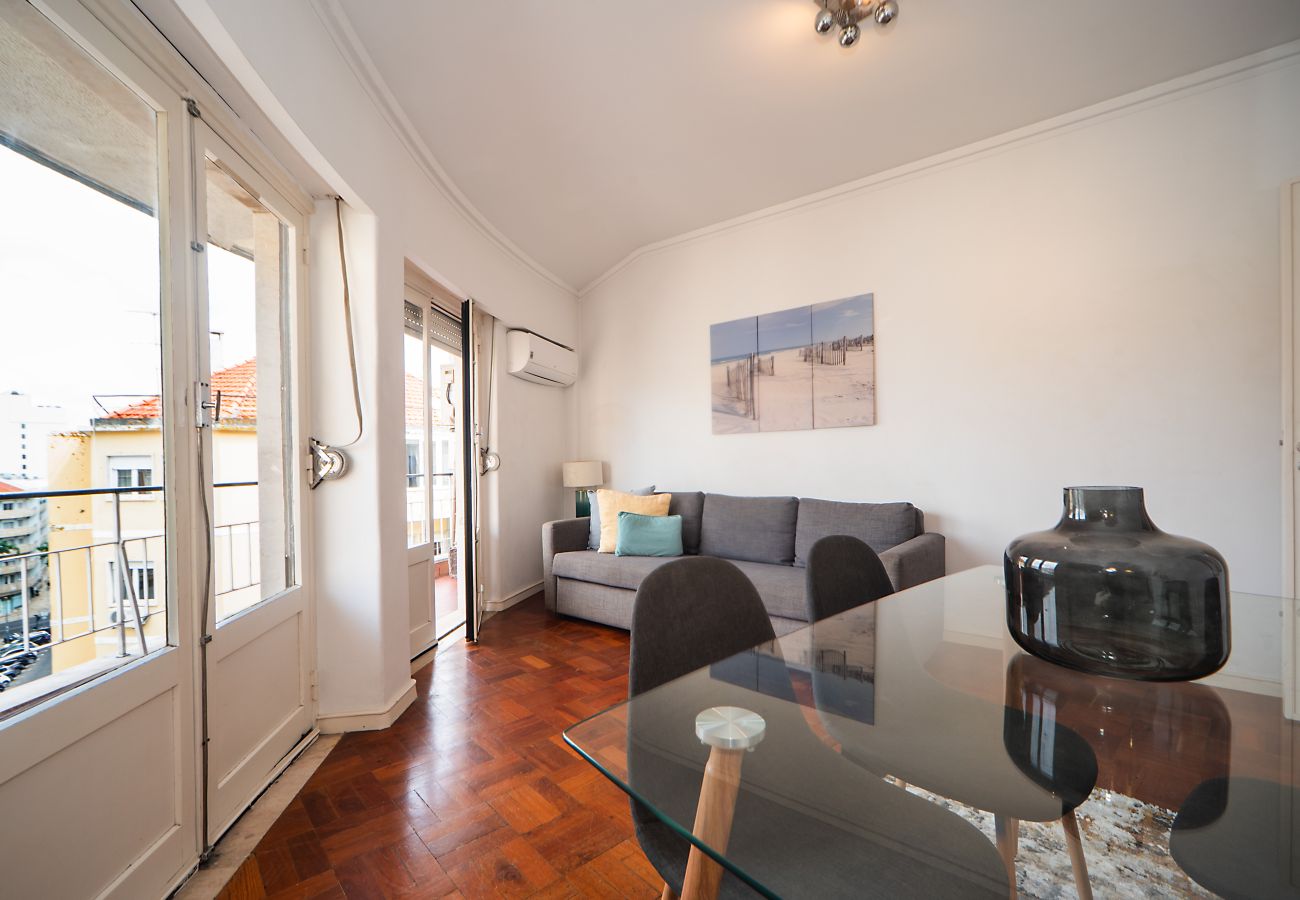 Apartment in Lisbon - Marques Typical by Hosty