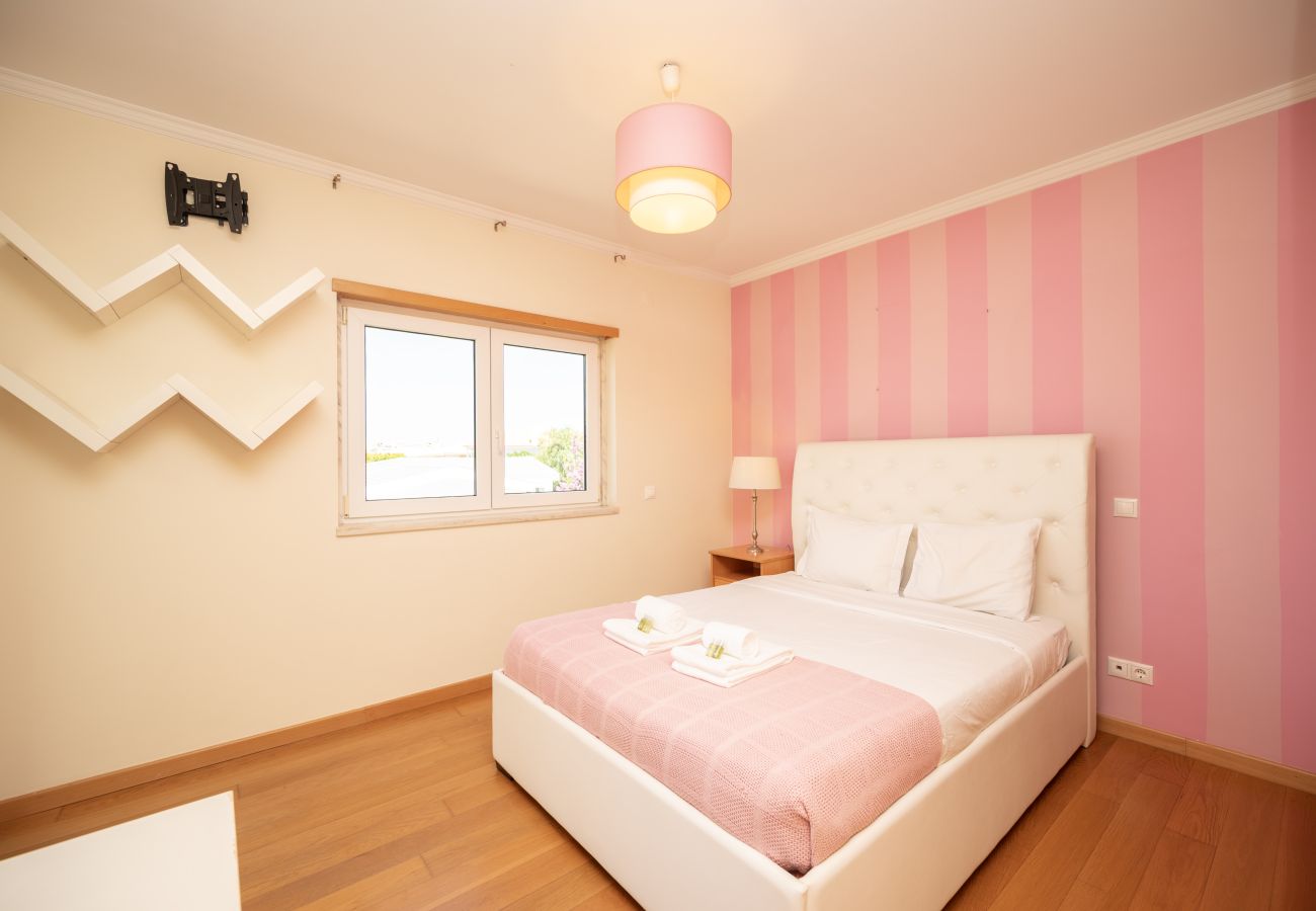 Villa in Parede - Parede Villa By Hosty