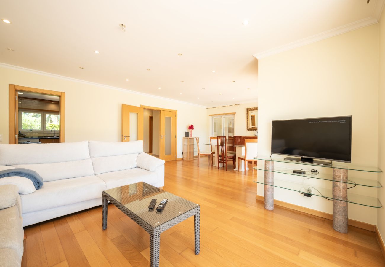 Villa in Parede - Parede Villa By Hosty