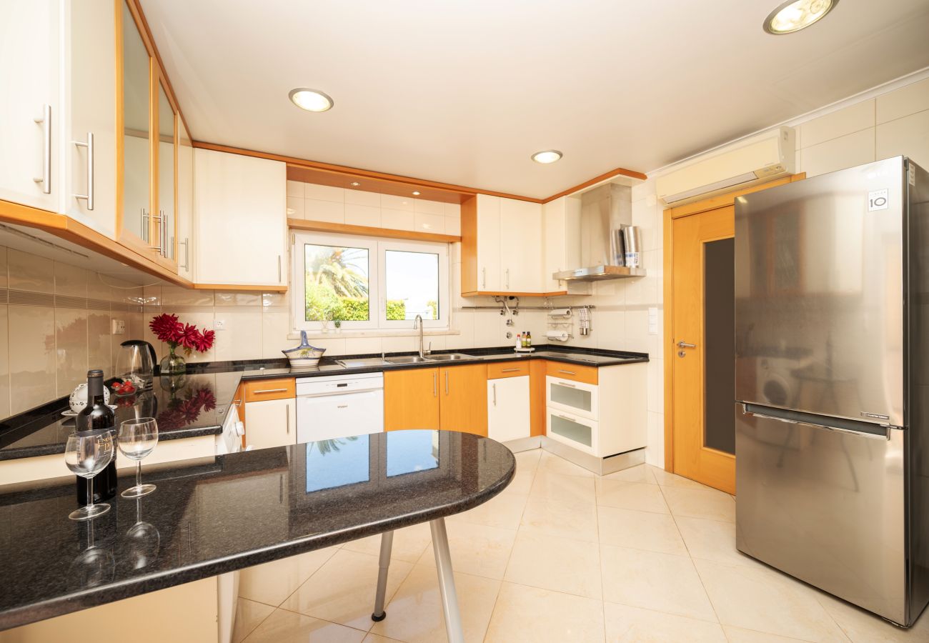 Villa in Parede - Parede Villa By Hosty