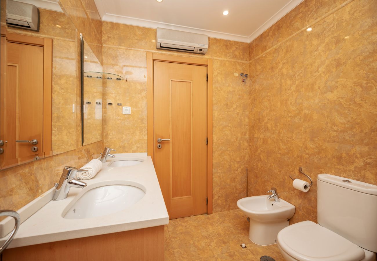 Villa in Parede - Parede Villa By Hosty