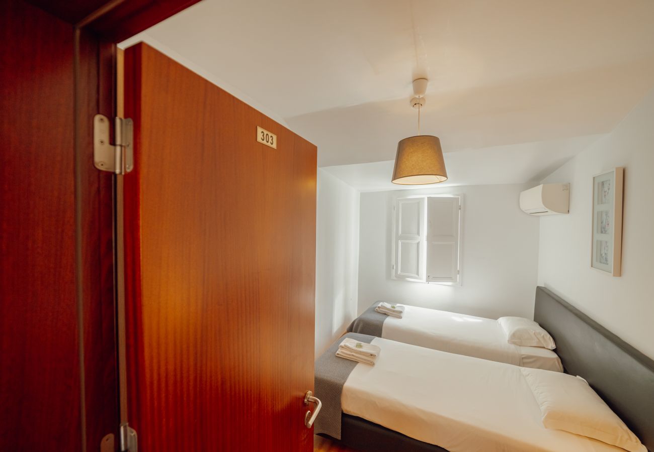 Rent by room in Porto - DEAR 303 by Hosty