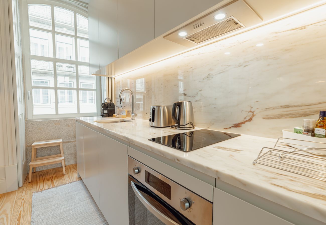 Studio in Porto - Deluxe Studio by Hosty