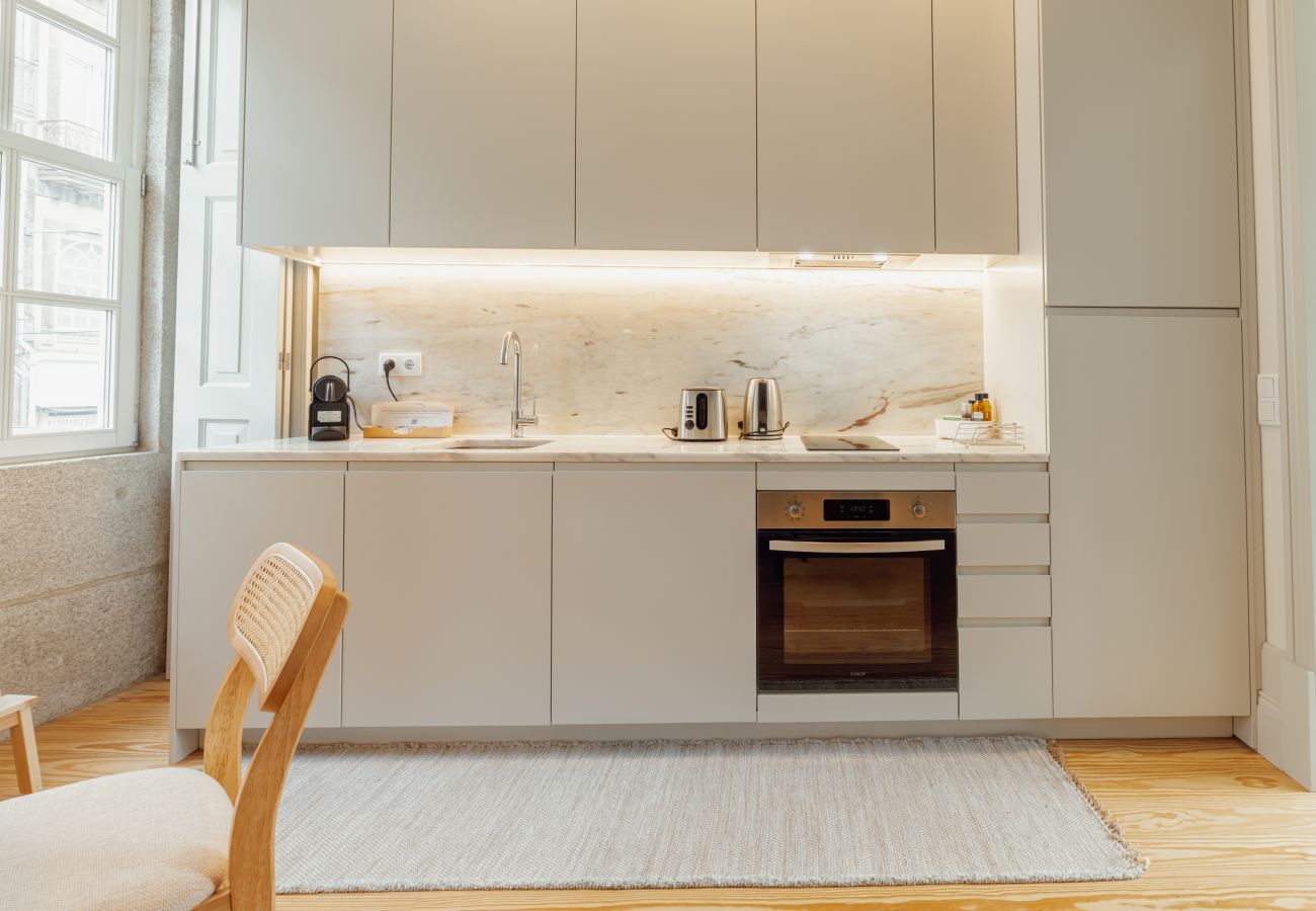 Studio in Porto - Deluxe Studio by Hosty