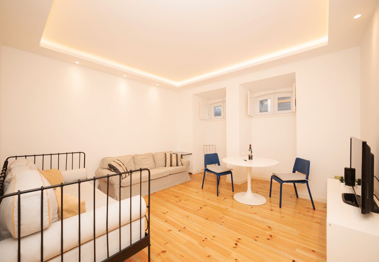 Apartment in Lisbon - Lapa Design by Hosty