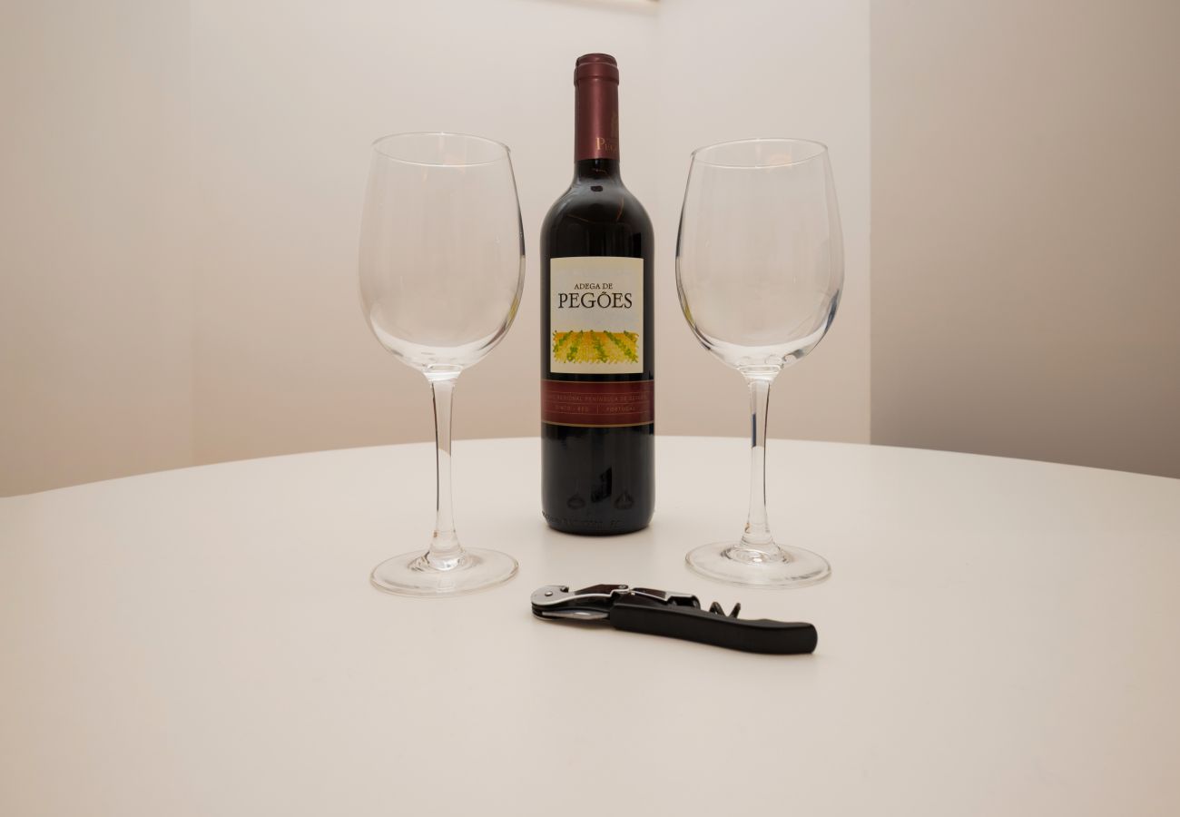 Apartment in Lisbon - Lapa Design by Hosty