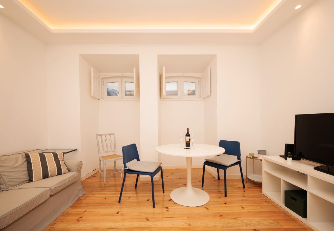 Apartment in Lisbon - Lapa Design by Hosty