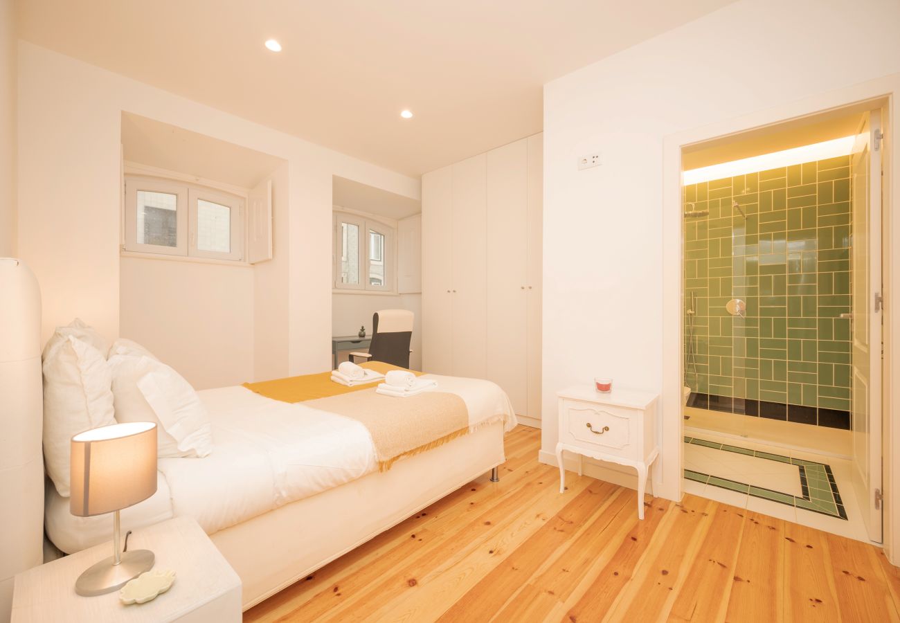 Apartment in Lisbon - Lapa Design by Hosty