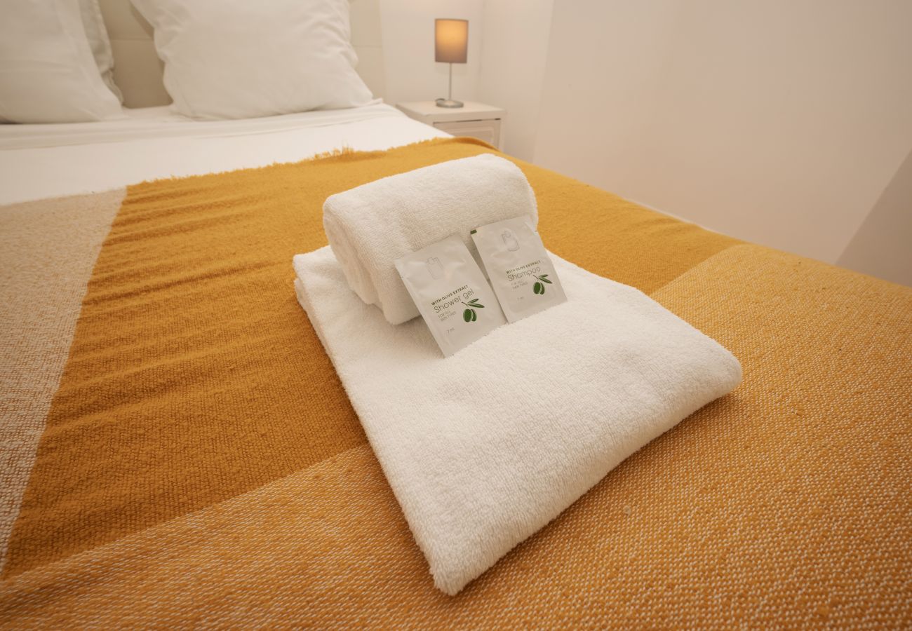 Apartment in Lisbon - Lapa Design by Hosty