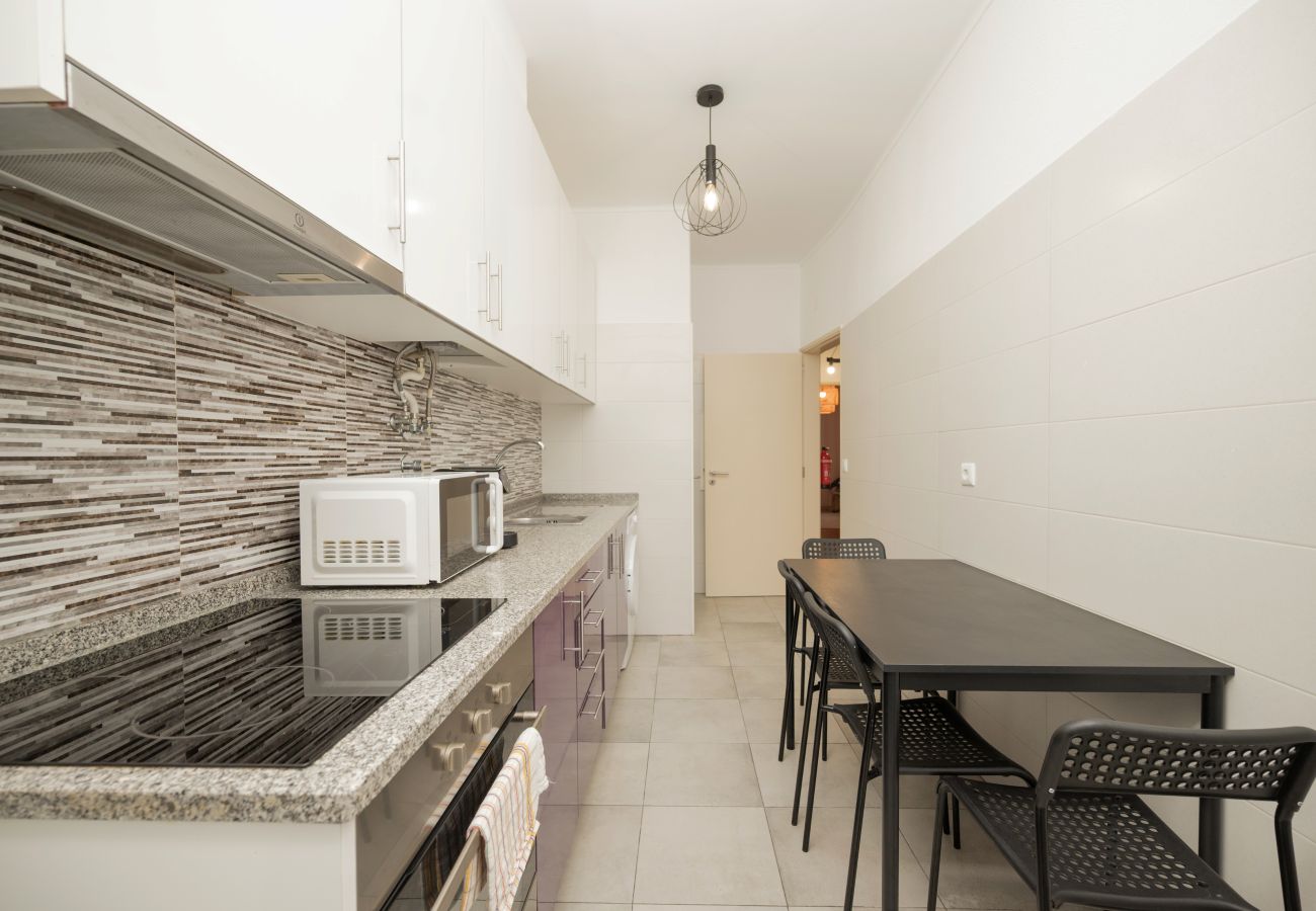 Apartment in Queluz - Queluz Design by Hosty