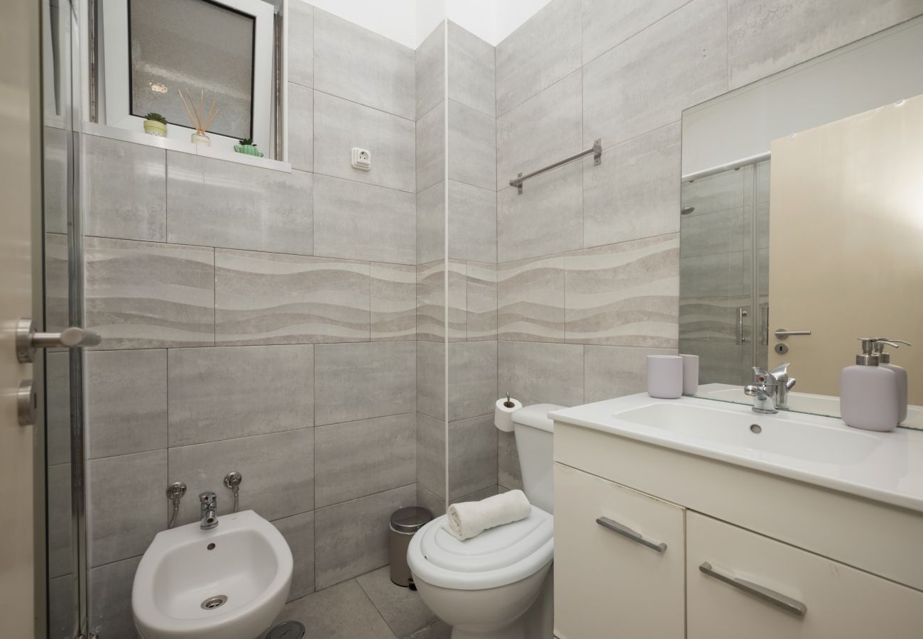 Apartment in Queluz - Queluz Design by Hosty