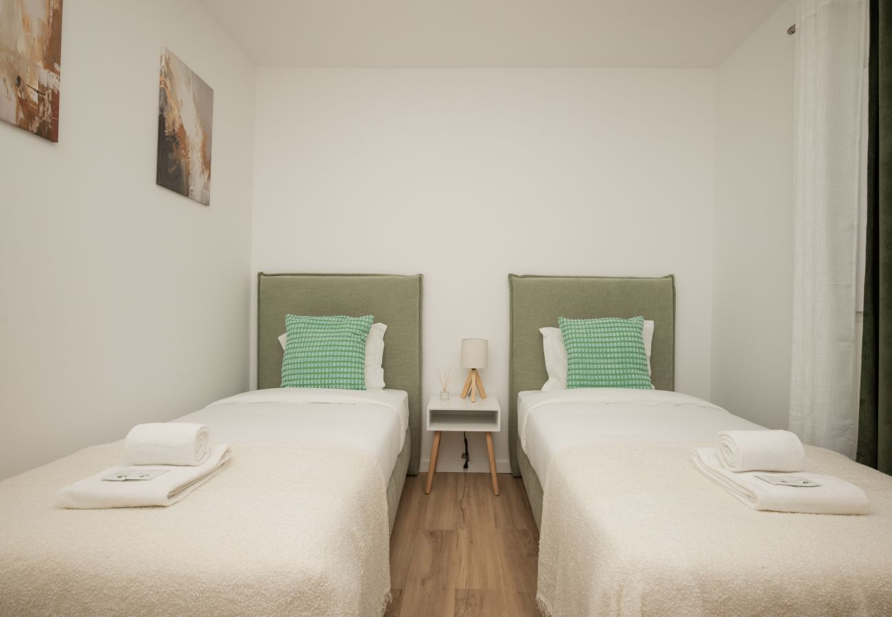 Apartment in Sacavém - City Garden House by Hosty