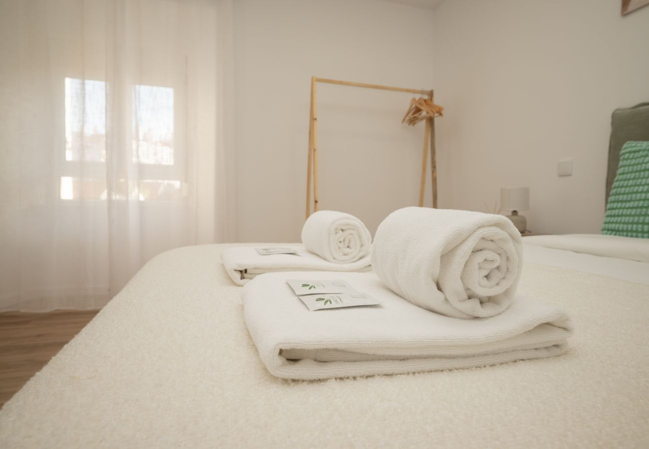 Apartment in Sacavém - City Garden House by Hosty