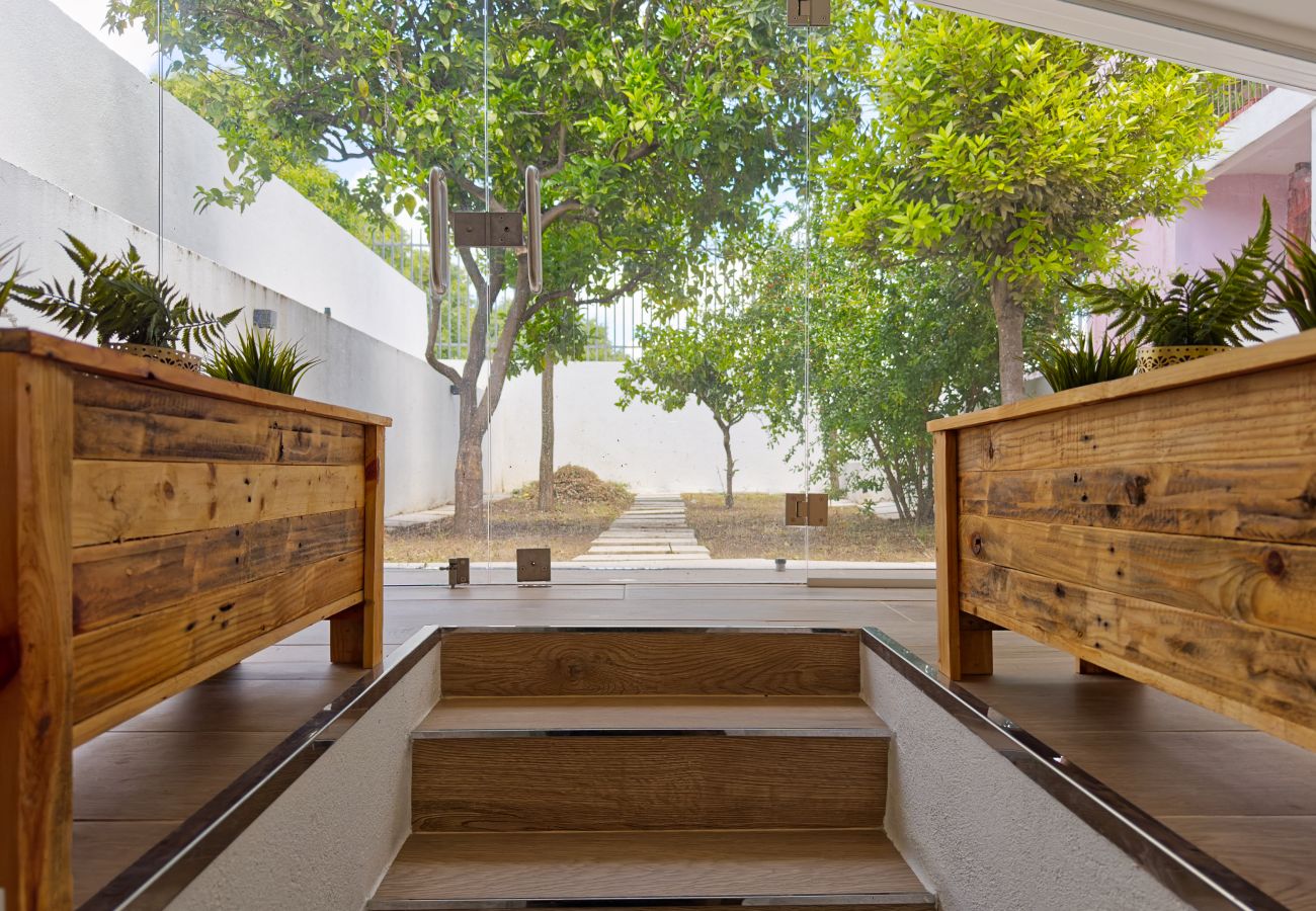 Apartment in Sacavém - City Garden House by Hosty