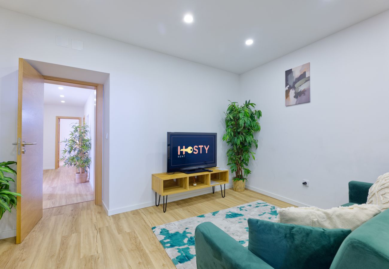 Apartment in Sacavém - City Garden House by Hosty