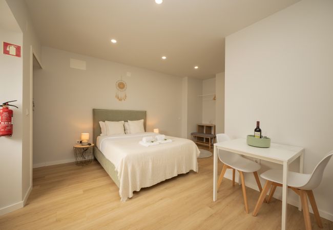 Studio in Loures - City Garden Studio by Hosty