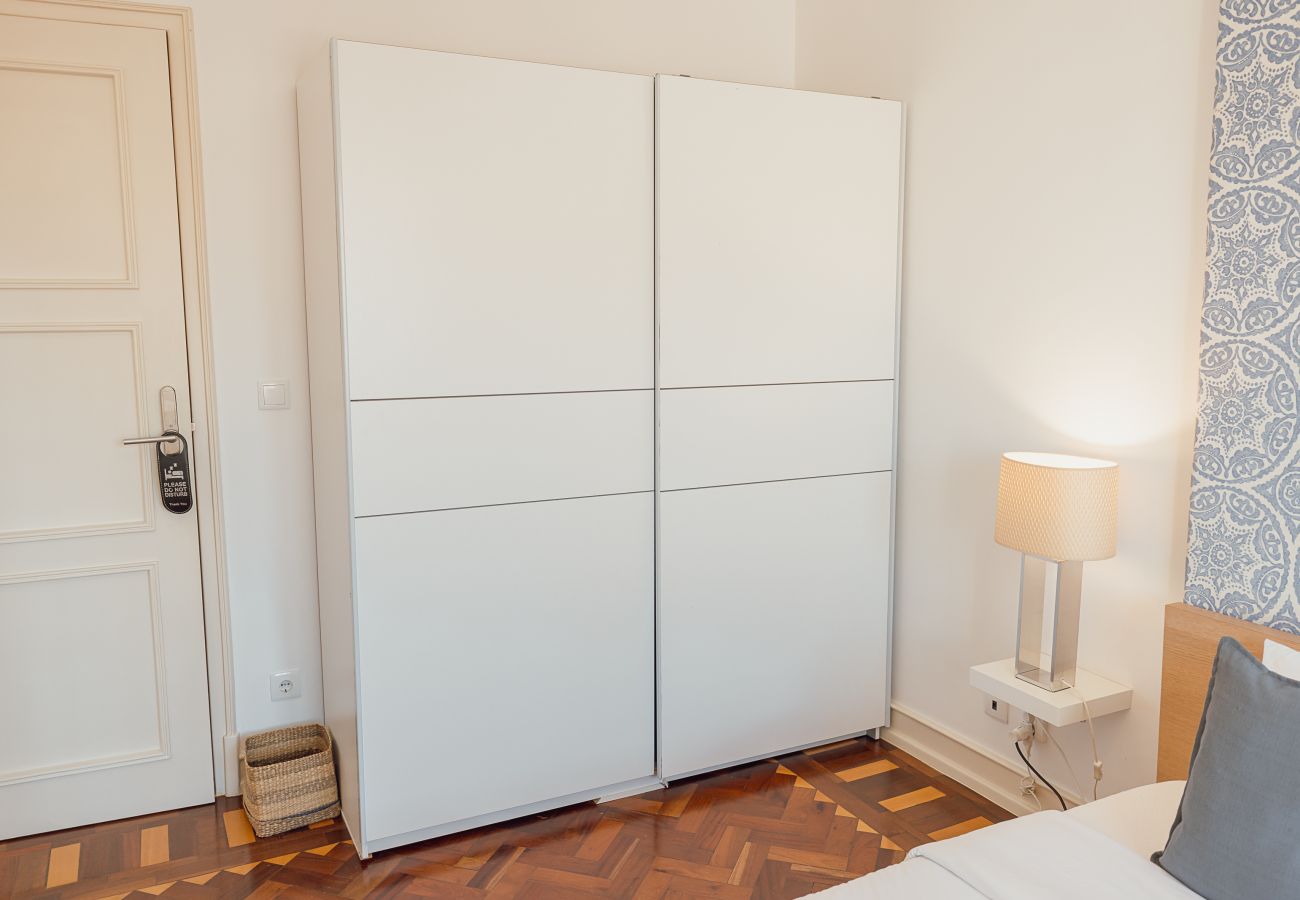 Rent by room in Lisbon - Gaspar House in Areeiro Room I by Hosty