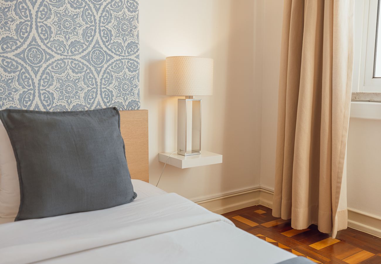 Rent by room in Lisbon - Gaspar House in Areeiro Room I by Hosty
