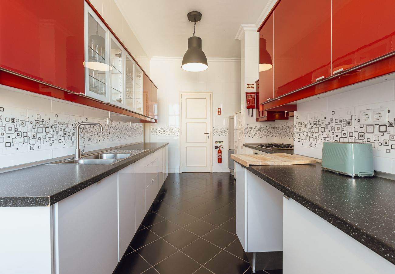 Rent by room in Lisbon - Gaspar House in Areeiro Room I by Hosty