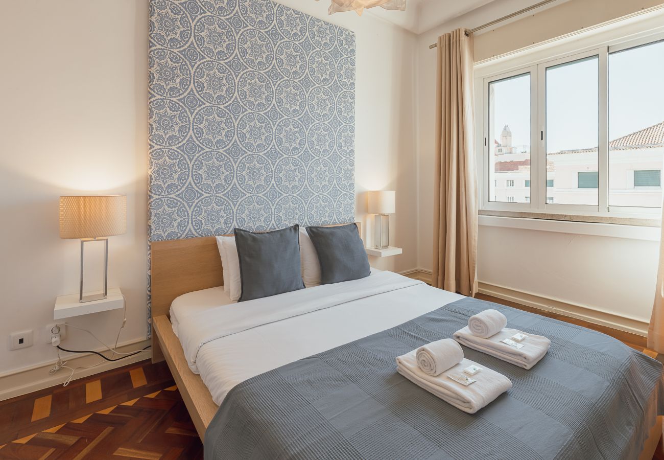 Rent by room in Lisbon - Gaspar House in Areeiro Room I by Hosty