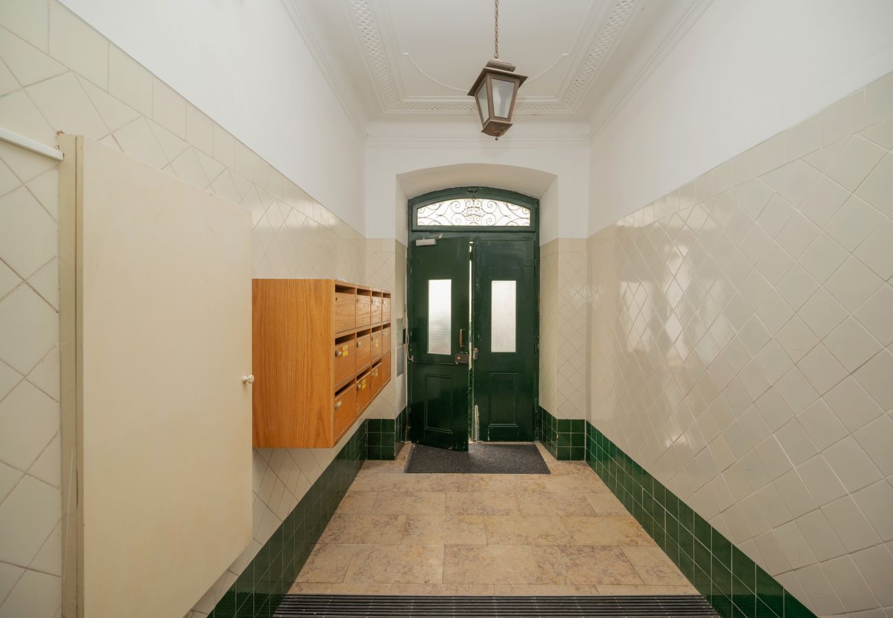 Rent by room in Lisbon - Four Horizons III Sydney by Hosty