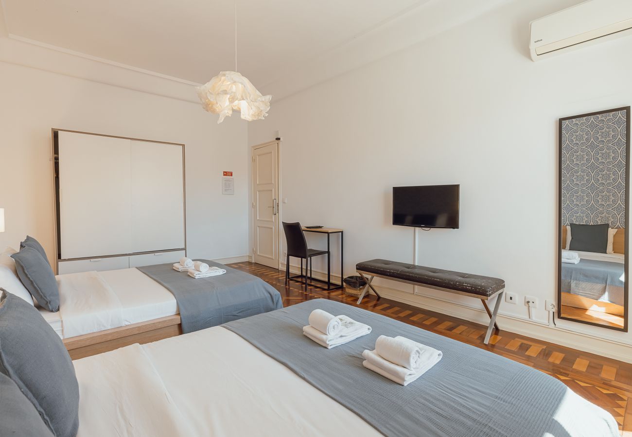 Rent by room in Lisbon - Gaspar House in Areeiro Room III by Hosty