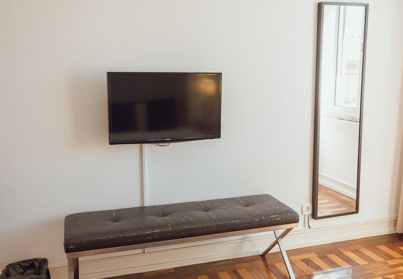 Rent by room in Lisbon - Gaspar House in Areeiro Room III by Hosty