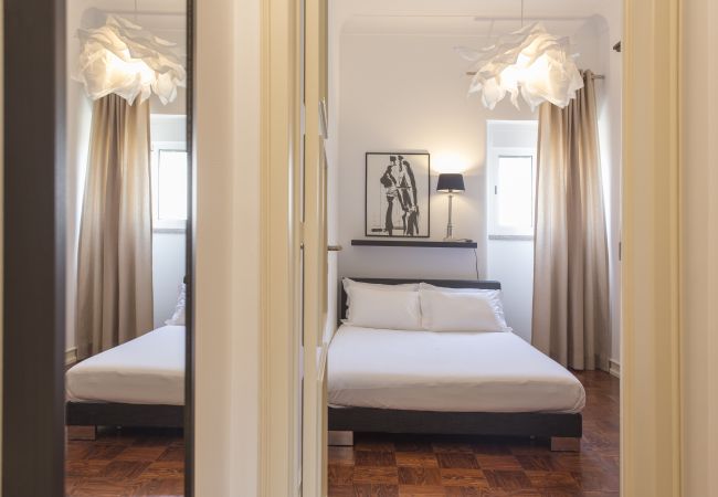 Rent by room in Lisboa - Gaspar House in Areeiro Room V by Hosty