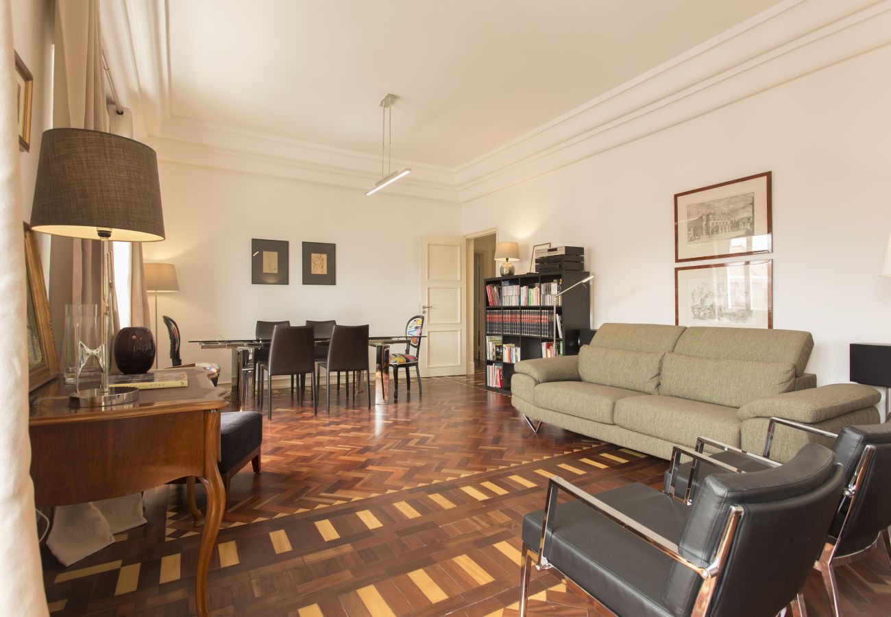 Rent by room in Lisbon - Gaspar House in Areeiro Room V by Hosty