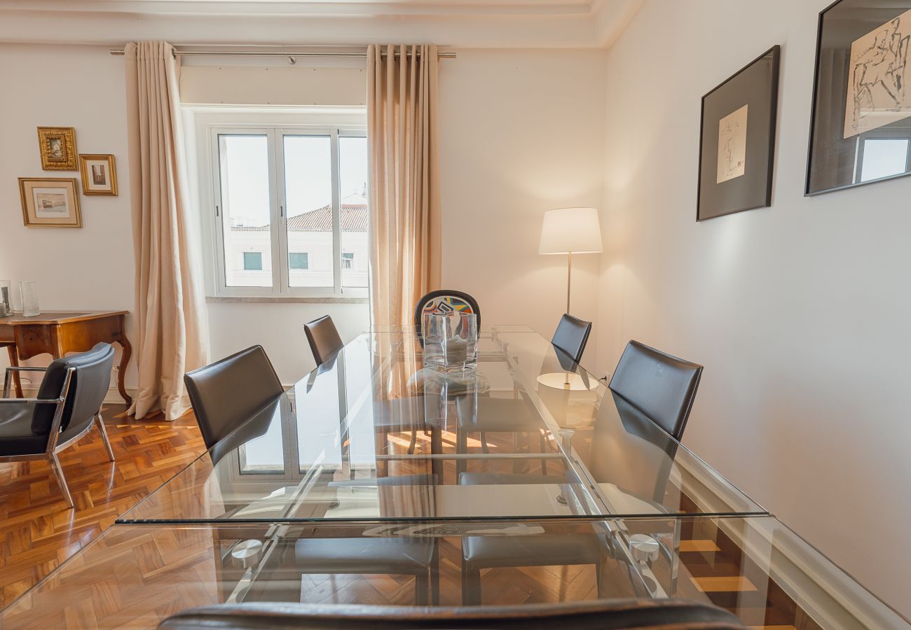 Rent by room in Lisbon - Gaspar House in Areeiro Room V by Hosty