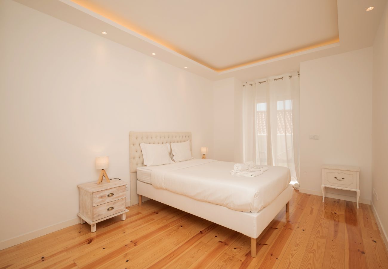 Apartment in Lisbon - Lapa Design II By Hosty