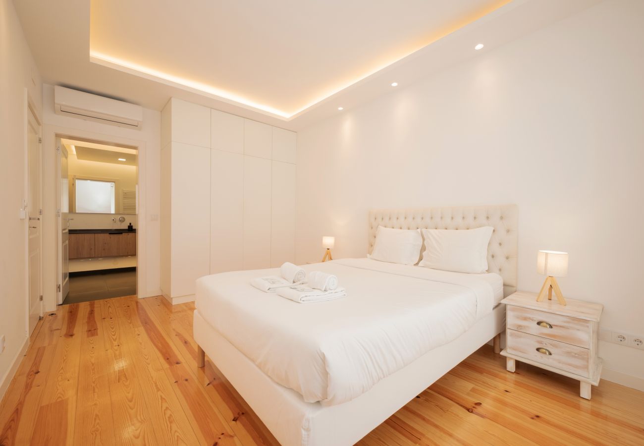 Apartment in Lisbon - Lapa Design II By Hosty