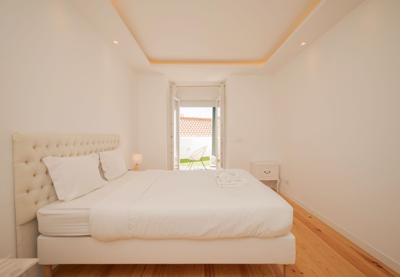 Apartment in Lisbon - Lapa Design II By Hosty