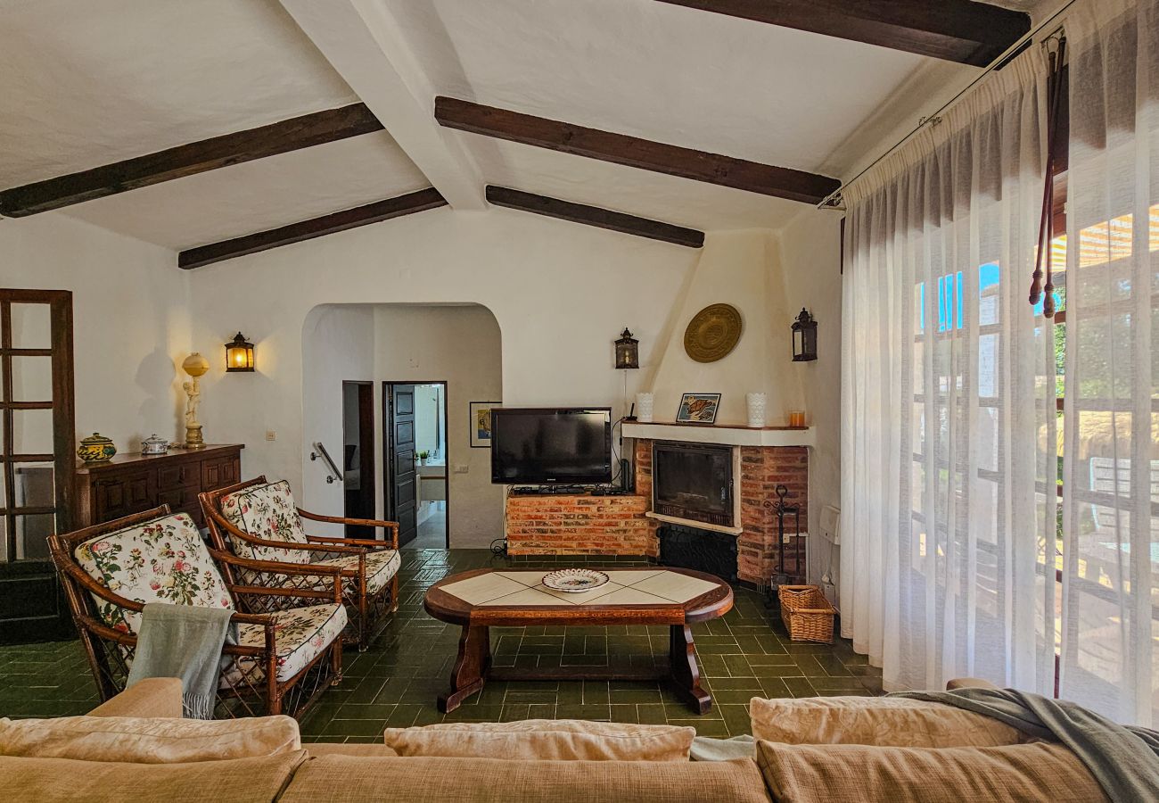 Villa in Portimão - Alvor Private Pool Villa | Large Garden & Peace