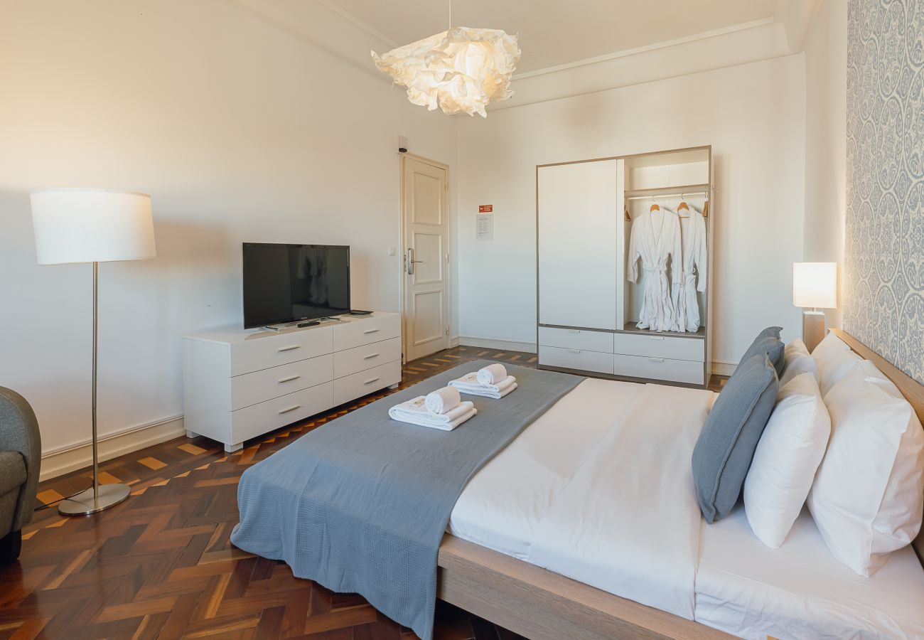 Rent by room in Lisbon - Gaspar House in Areeiro Room IV by Hosty