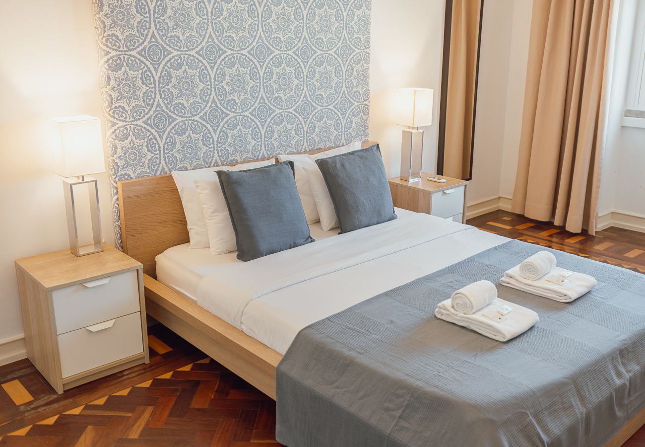 Rent by room in Lisbon - Gaspar House in Areeiro Room IV by Hosty