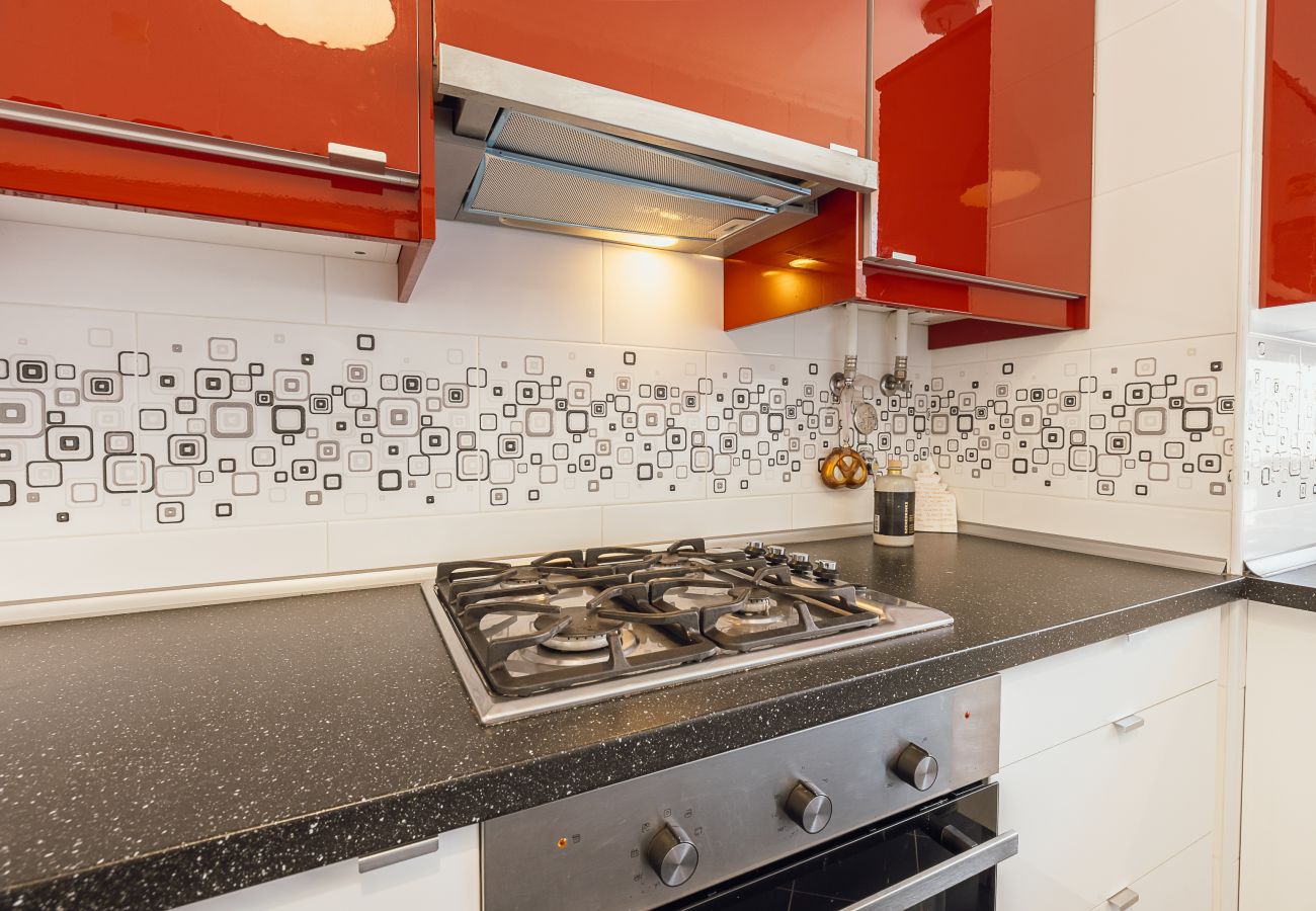 Rent by room in Lisbon - Gaspar House in Areeiro Room IV by Hosty